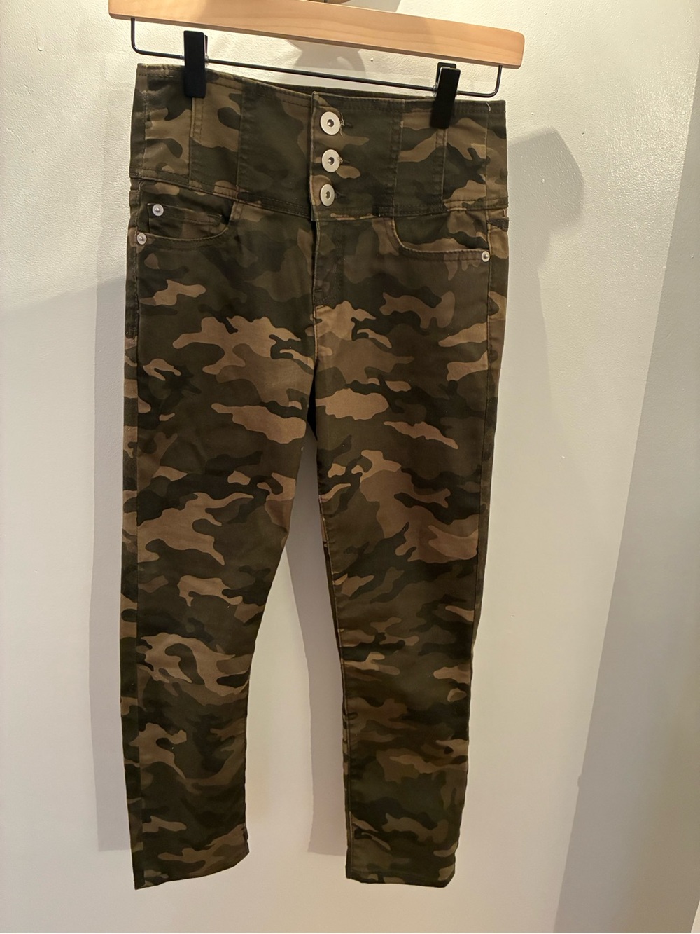 NOBO women’s Camo High-Rise Skinny Jeans - Olive/Brown